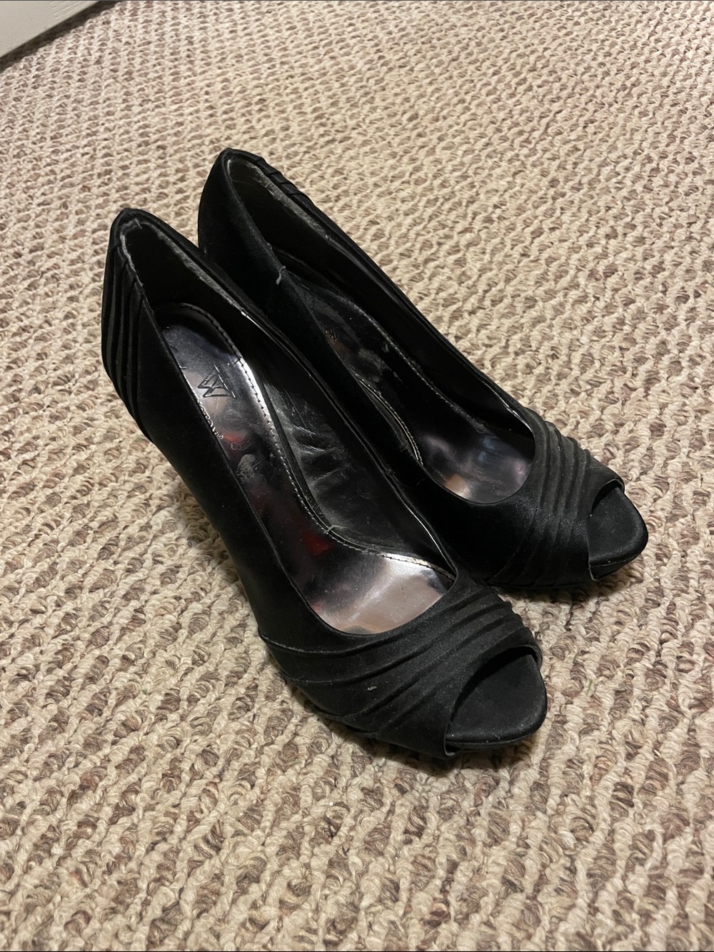 Black Women's Peep-Toe Dress Pumps